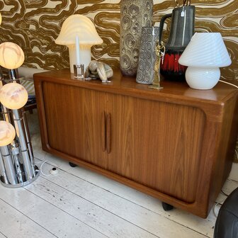 Vintage dressoir met tambour deuren sideboard op wielen | Sprinkelhop