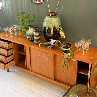 Vintage Deens dressoir sideboard schuifdeuren | Sprinkelhop