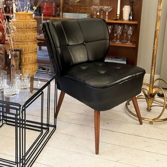 Jaren 50 cocktailstoel fauteuil zwart skai leer | Sprinkelhop