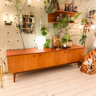 Vintage houten laag dressoir | Sprinkelhop