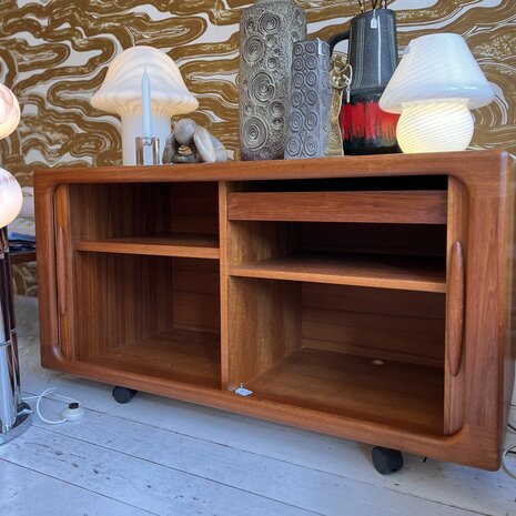 Vintage dressoir met tambour deuren sideboard op wielen | Sprinkelhop