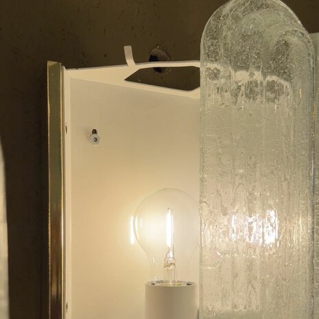 Grote vintage VEB Narva iced glass wandlamp wit | Sprinkelhop