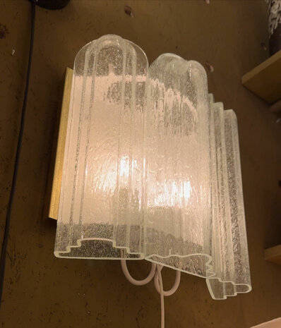 Grote vintage VEB Narva iced glass wandlamp wit | Sprinkelhop