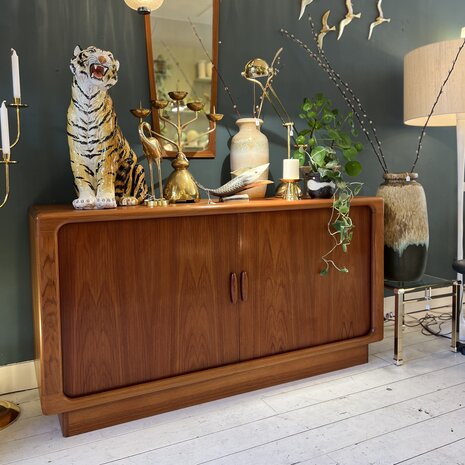 Deens Dyrlund vintage sideboard met tambour deuren | Sprinkelhop