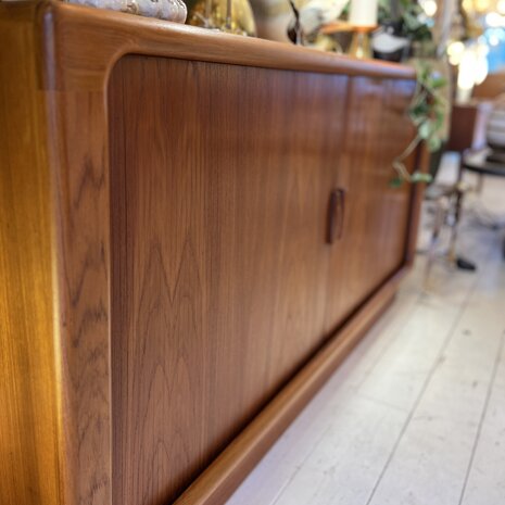 Deens Dyrlund vintage sideboard met tambour deuren | Sprinkelhop