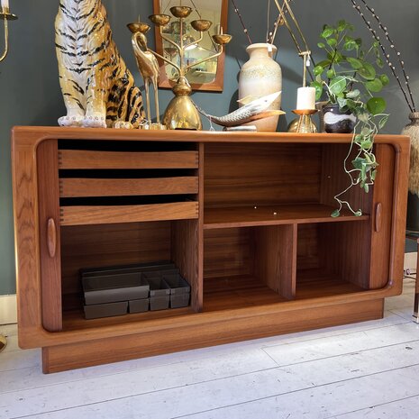 Deens Dyrlund vintage sideboard met tambour deuren | Sprinkelhop