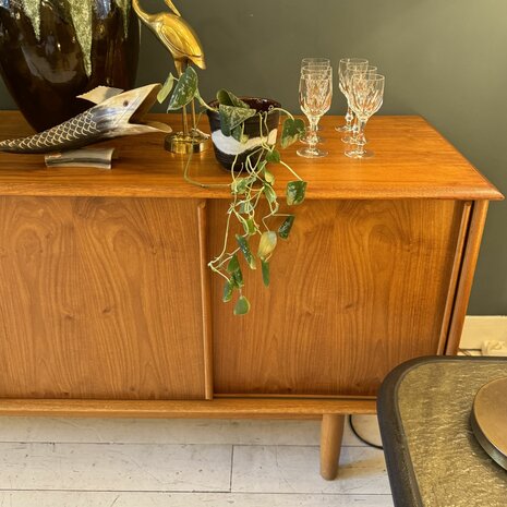 Vintage Deens dressoir sideboard schuifdeuren | Sprinkelhop