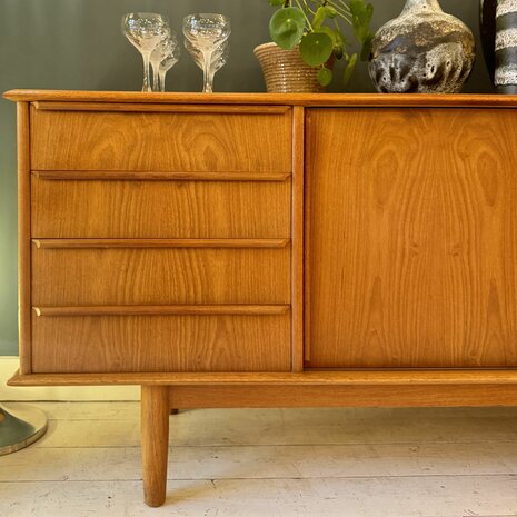 Vintage Deens dressoir sideboard schuifdeuren | Sprinkelhop