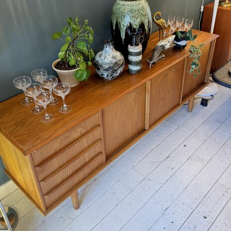 Vintage Deens dressoir sideboard schuifdeuren | Sprinkelhop