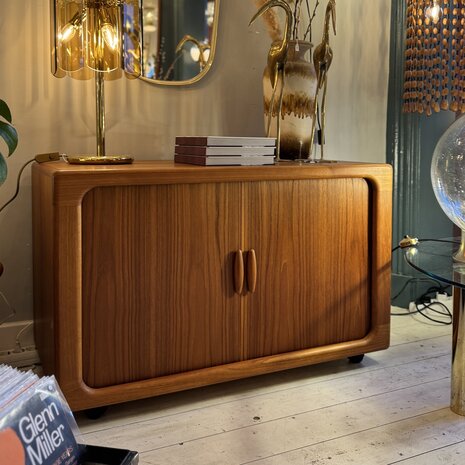 Dyrlund vintage dressoir met tambour deuren op wielen | Sprinkelhop