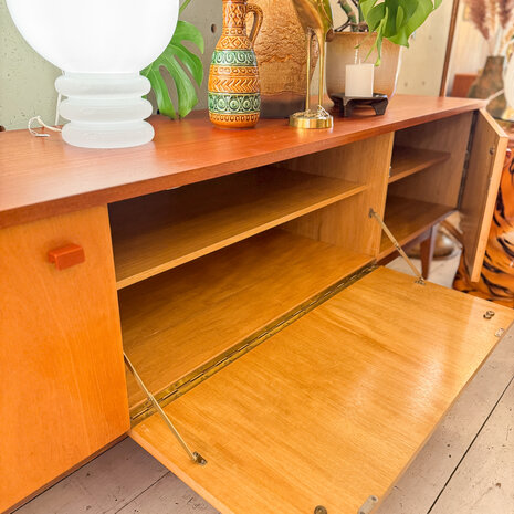 Vintage houten laag dressoir | Sprinkelhop