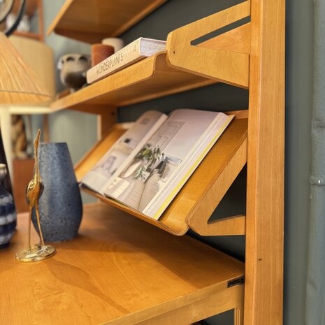 Cees Braakman voor Pastoe Combex BB06 berken plywood bureau met planken