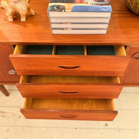 Vintage houten laag dressoir sideboard jaren 60 | Sprinkelhop