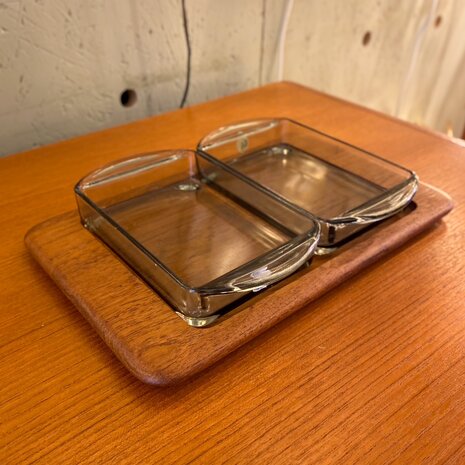 Vintage Digsmed teakhouten tray serveerschaaltjes glas | Sprinkelhop