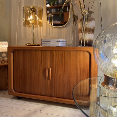 Dyrlund vintage dressoir met tambour deuren op wielen